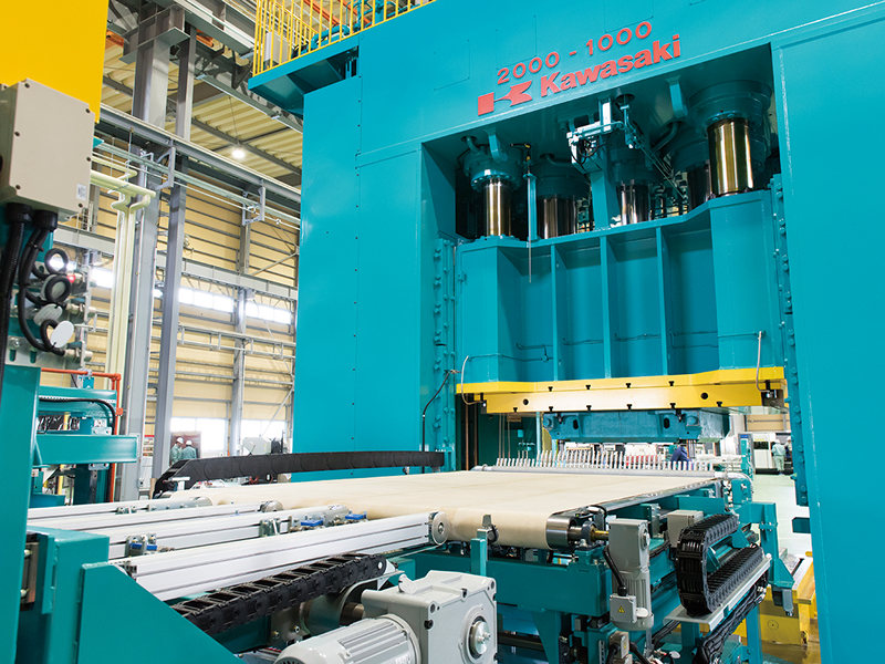 パネル成形プレス連動自動搬送矯正機